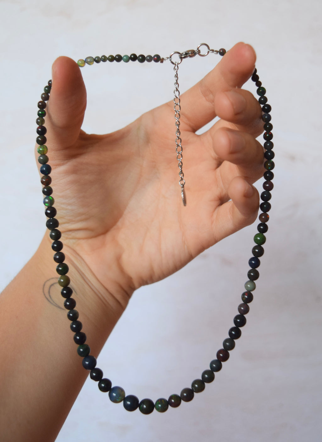 Collar de ópalo negro