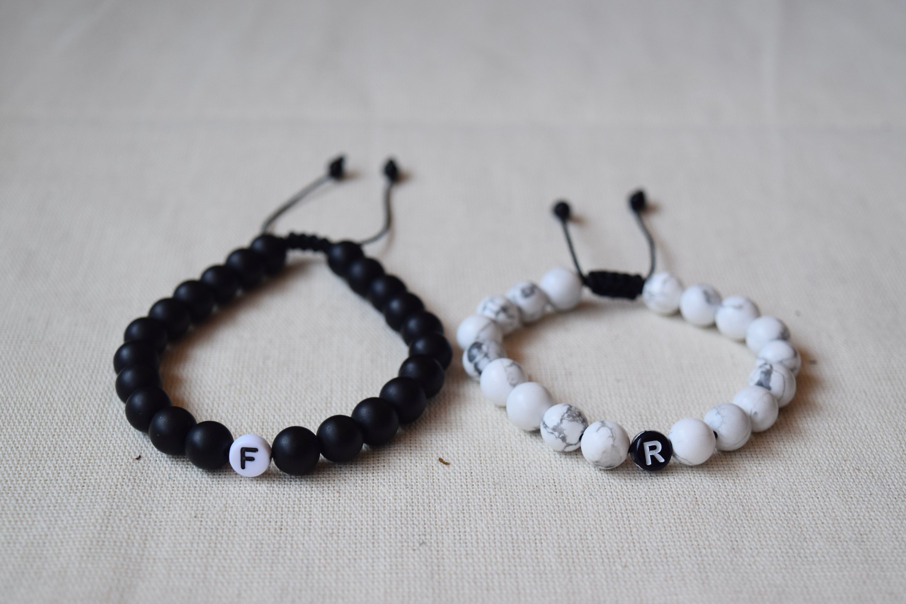 Pulseras de pareja con letra