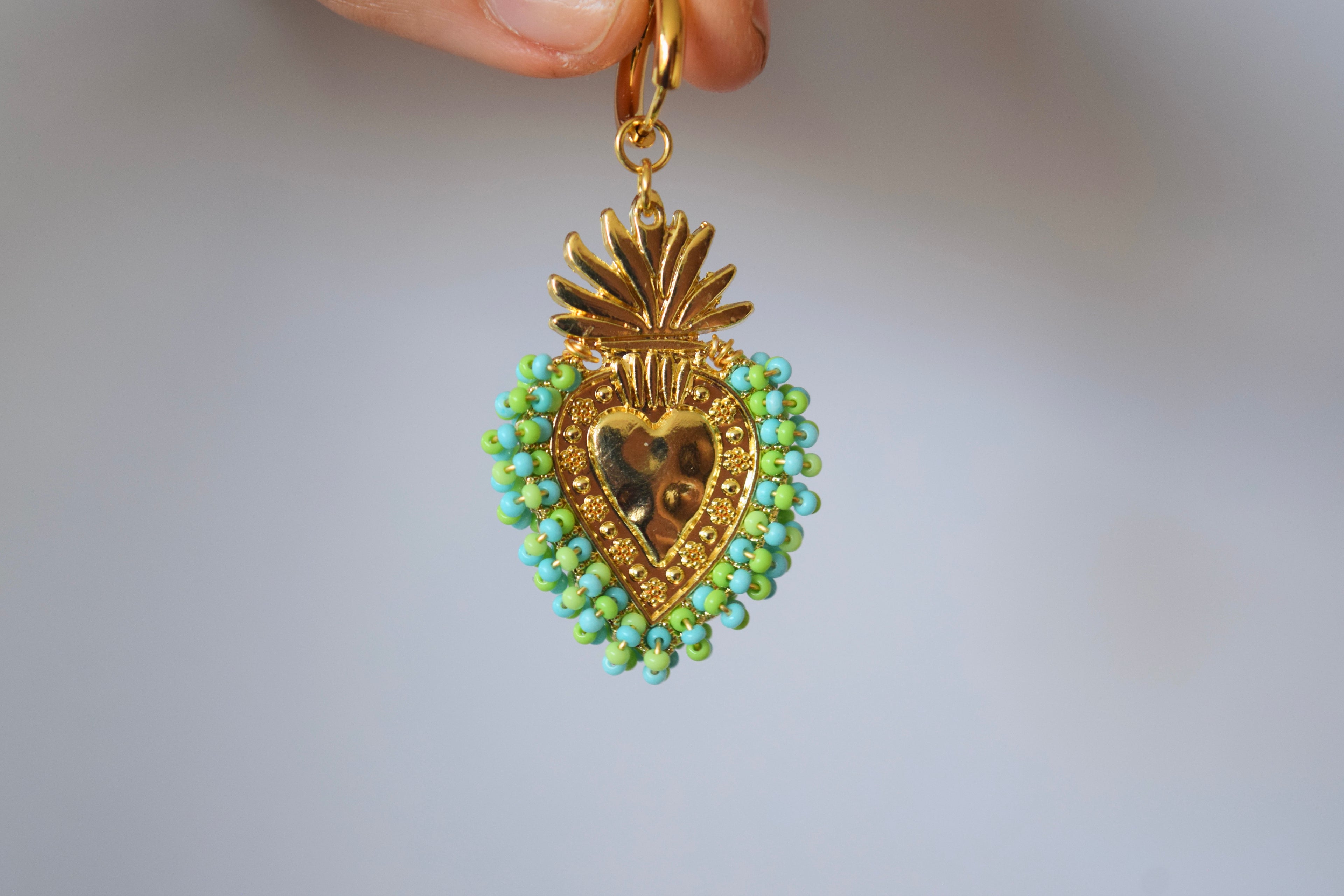 Arracadas corazón bordado