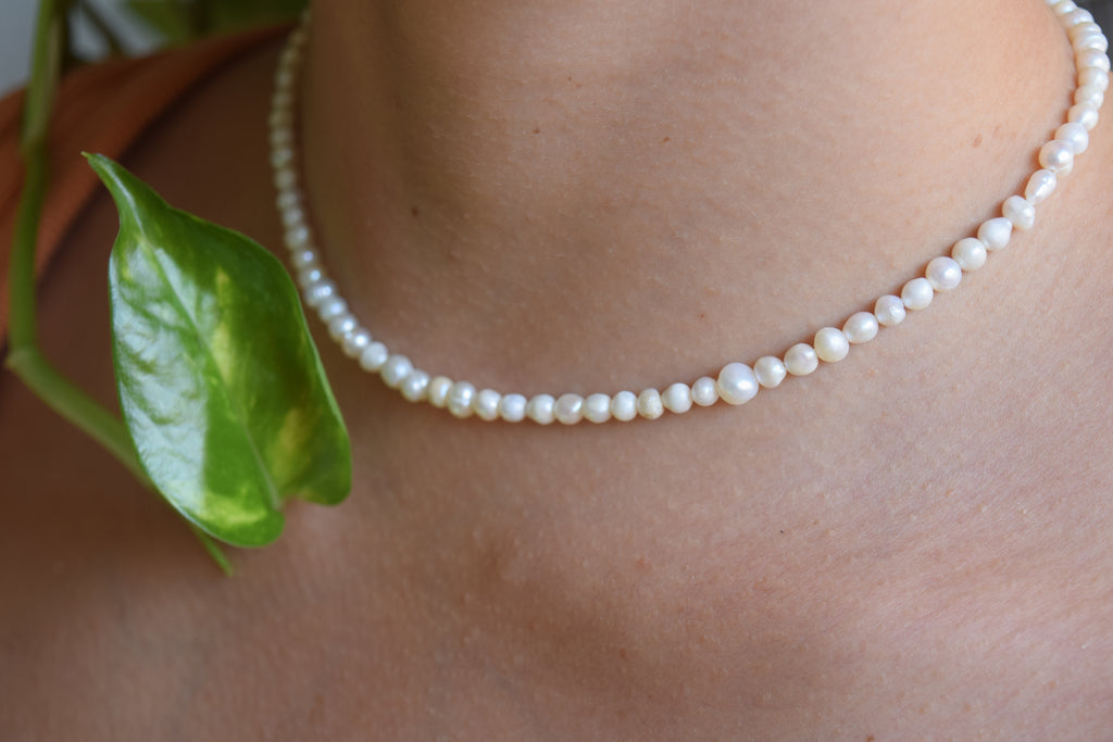 Collar aperlado mini