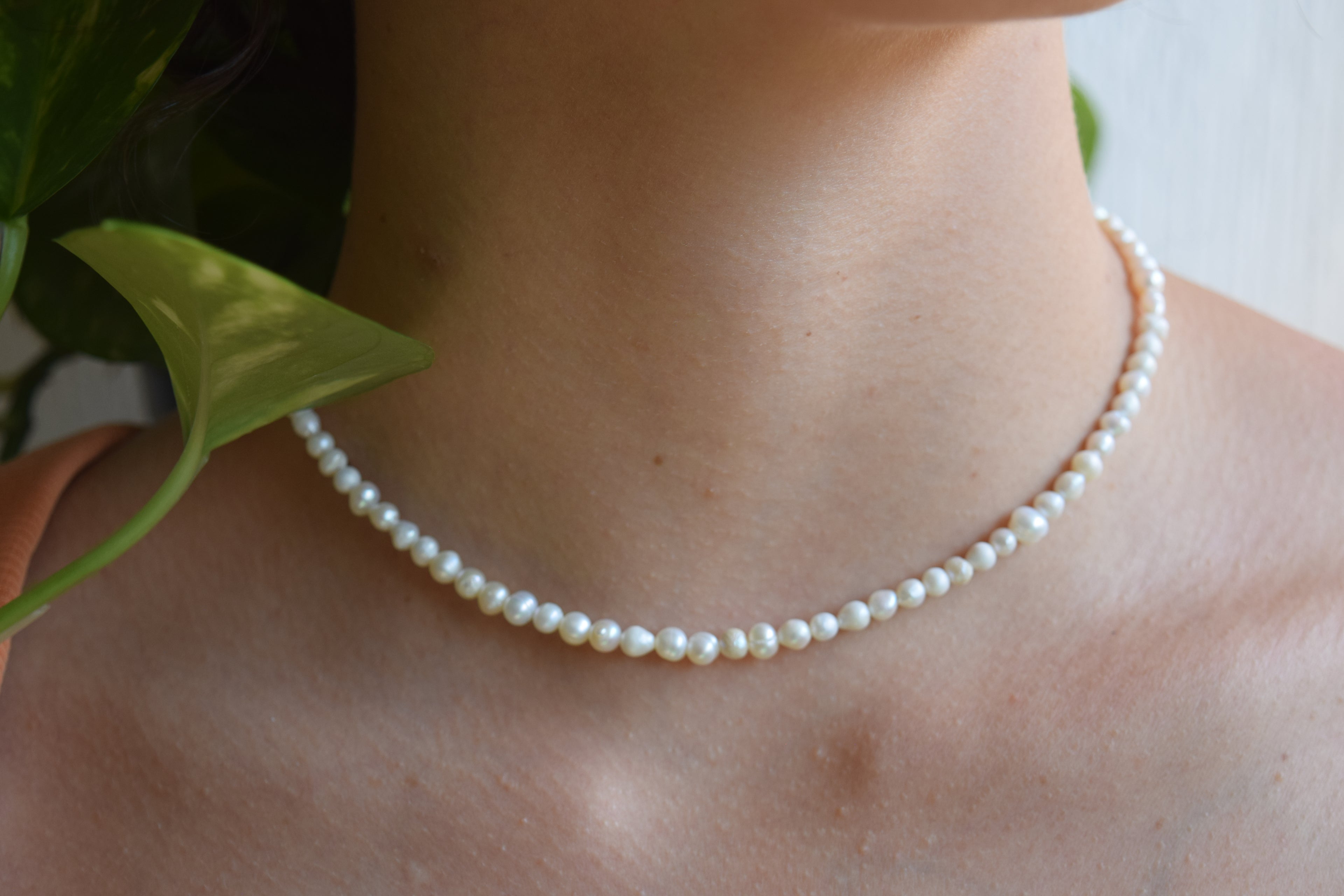 Collar aperlado mini